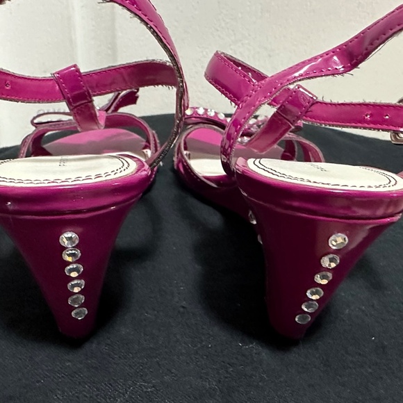 Purple Sz 5 bedazzled heels - Picture 10 of 13